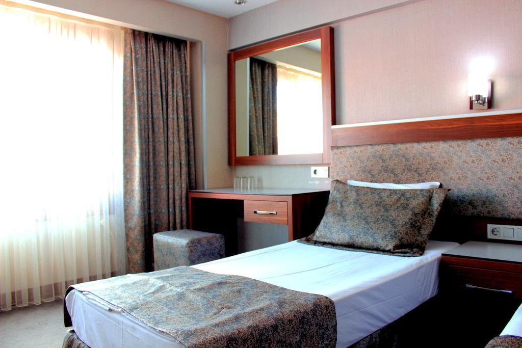 Hotel Buyuk Paris Istanbul Eksteriør billede