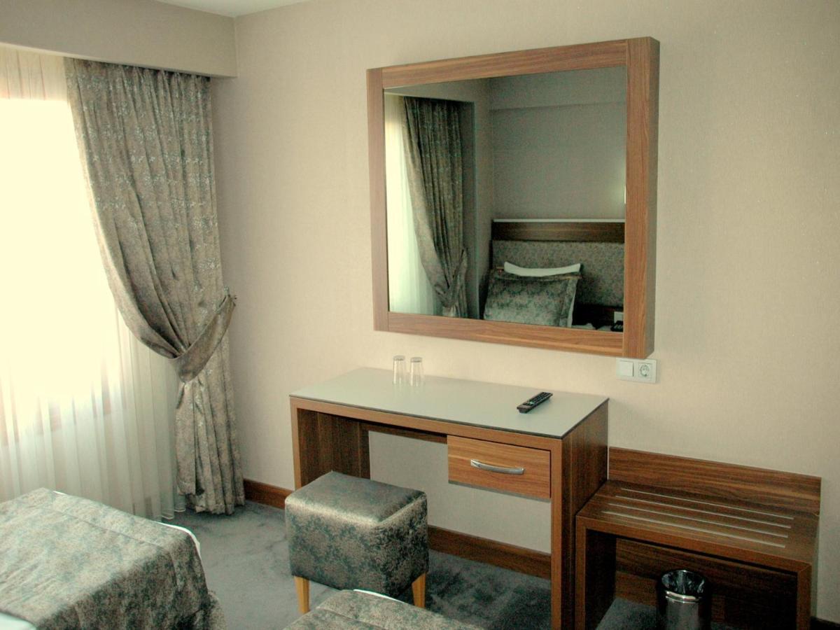 Hotel Buyuk Paris Istanbul Værelse billede